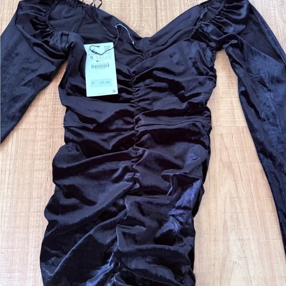Zara Black Velvet Dress - Picture 2 of 2